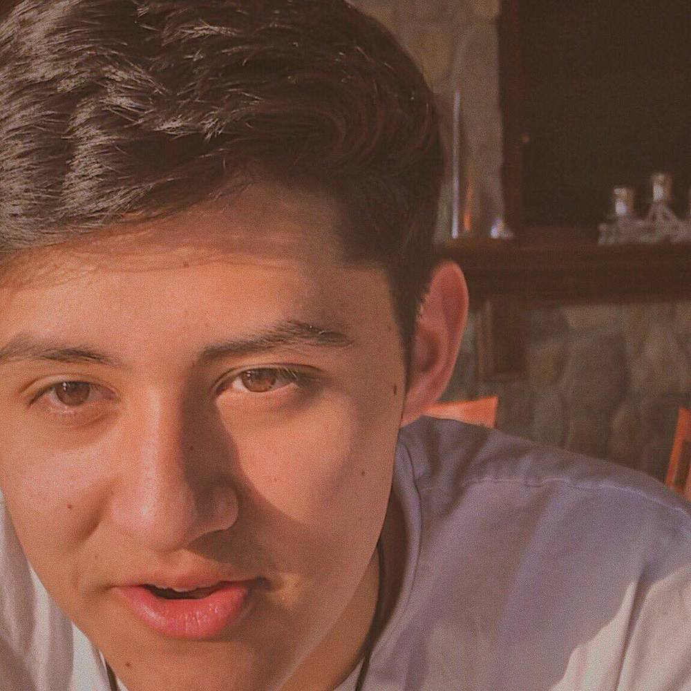 Meet your Posher, Aarom